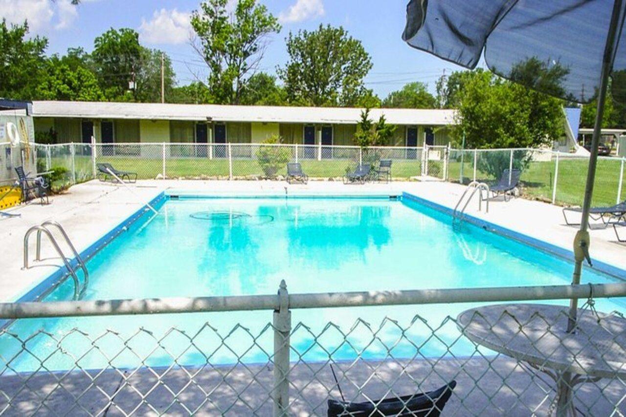 Kings Inn Cleveland Strongsville Buitenkant foto